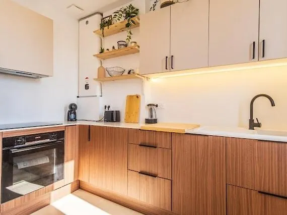 2-Room Near Sea, New Fully Equipped Toulon Apartment